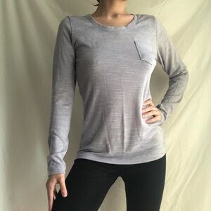 Cute basic Winter gray long sleeve top with Pocket Women’s Size Medium Y2K Shirt